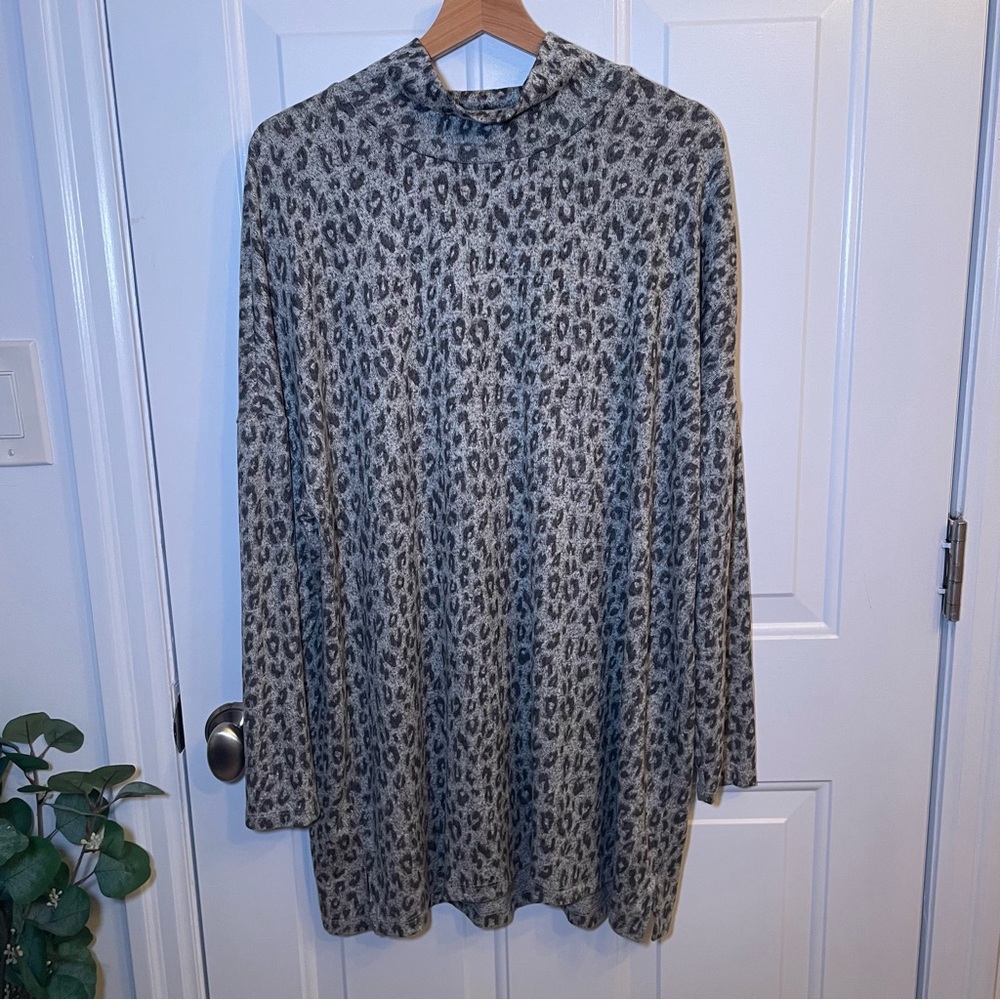 cleo Gray Leopard Print Long Sleeve Dress
